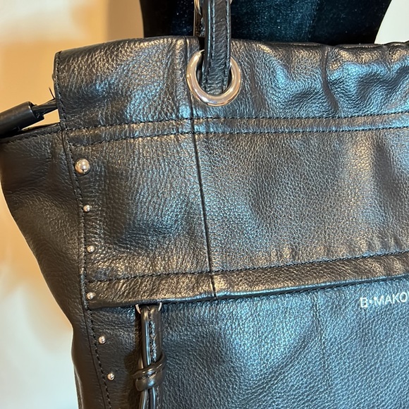 B Makowsky black leather shoulder handbag with silver chain - Picture 4 of 14